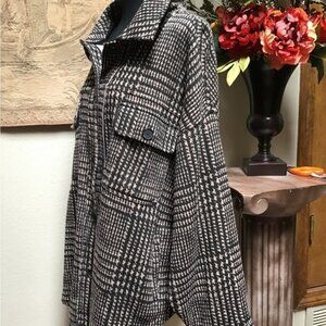 Vintage Havana Black and White Trench Coat with Wide Collar